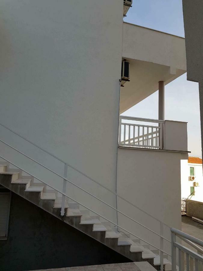 Seaview Apartments Nikola Lokva Rogoznica Bagian luar foto